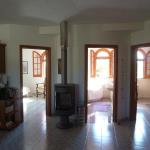 Blick in Schlafzimmer und Bad